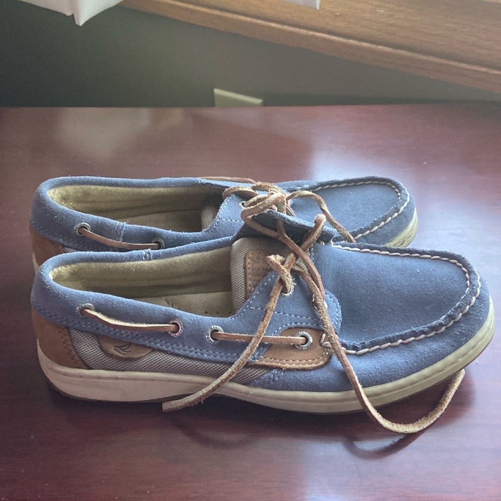 Sperry blue boat shoes, 6.5